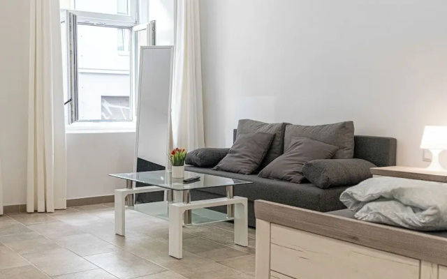 Beautiful 1BR Apartment For Long Stays