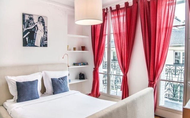 Charming Apartment With Balcony - 5 min Republique