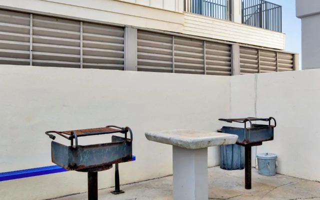 Gulf Tower 12C condo