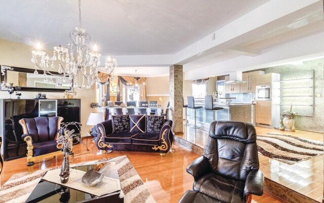 Awesome Home in Valtursko Polje With Wifi and 12 Bedrooms