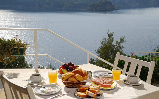 Akrotiri Beach Resort Hotel - Adults friendly