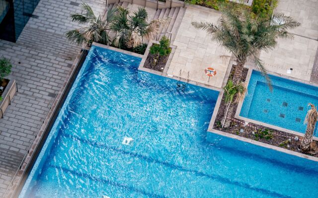 Unique bright studio with balcony in Marina Gate