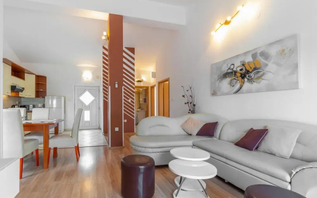 Amazing Home in Jadranovo With Wifi and 3 Bedrooms