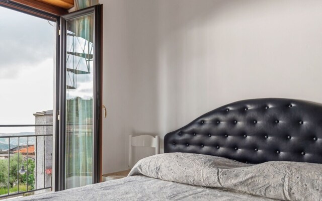 Peaceful Holiday Home in Perdifumo With Balcony