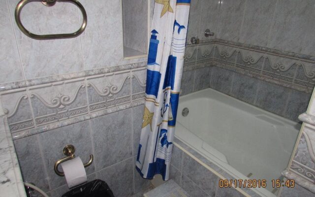 Hotel Chandelier Park