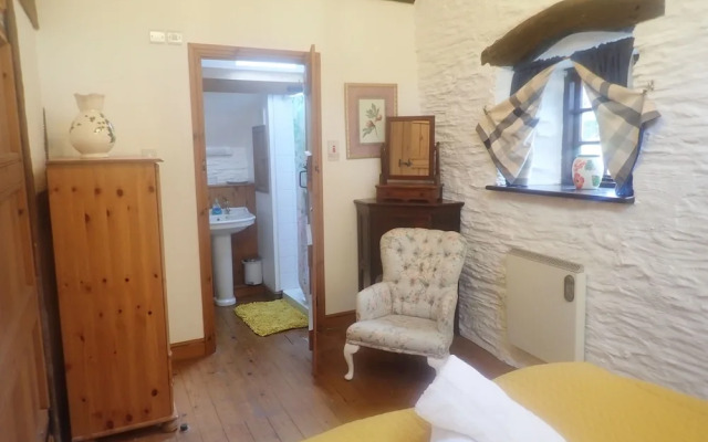 Beautiful 15th Century Watermill - Lovely Location