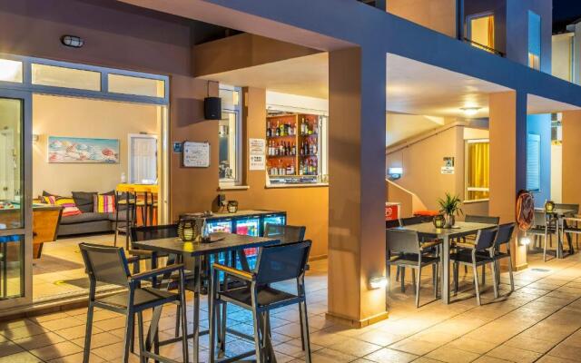 Theos Holidays Apartments