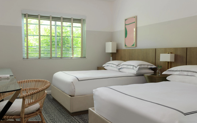 Kimpton Surfcomber Hotel by IHG