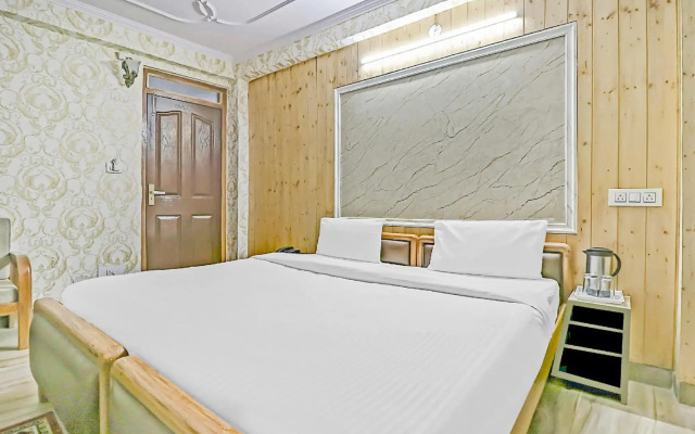 Collection O 83430 Hotel Sanjauli Inn