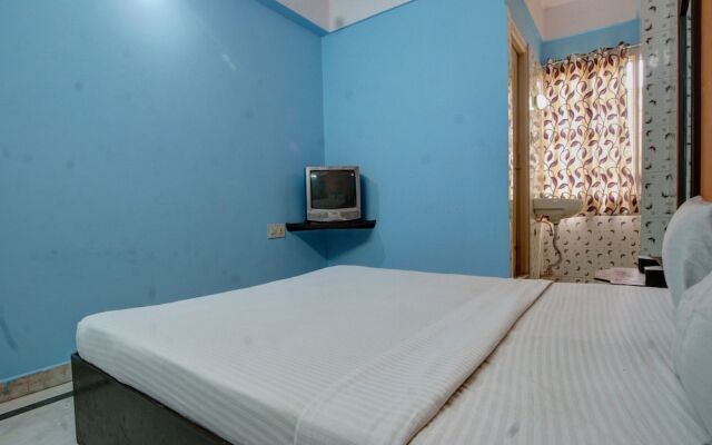 Hotel Radha Krishna Deluxe Lodge by OYO Rooms