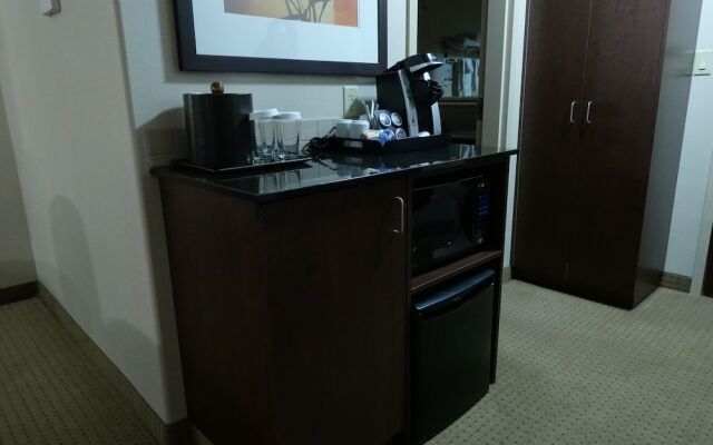 Ramada Weyburn