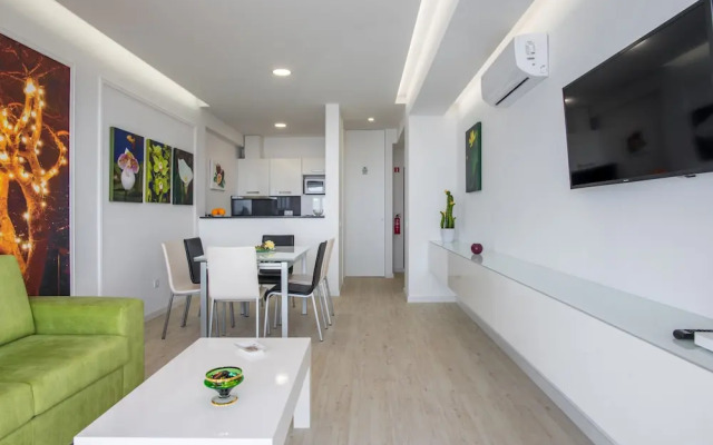 Delmar Apartment by MHM