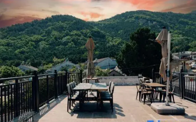 Floral Hotel · Taishan Oak Wei Hotel (Hongmen Mountain Entrance ）