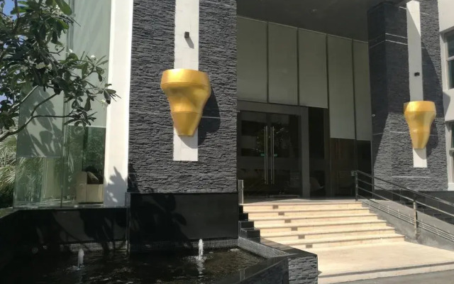 Wong Amat Tower - 65 SQM 1 BR Suite