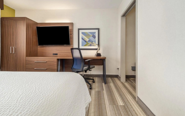 Holiday Inn Express & Suites Medicine Hat Transcanada Hwy 1 by IHG