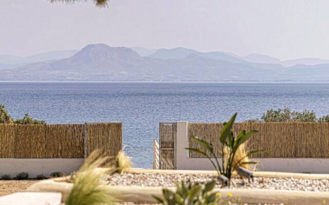 Aura Loutraki Villa