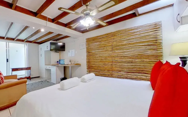 Executive Couples Suite Strand