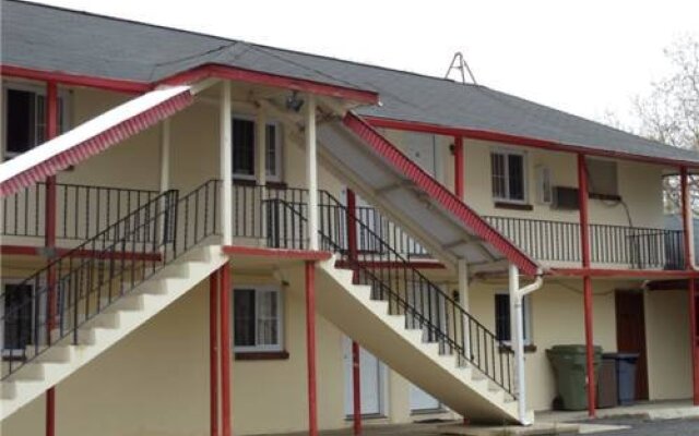 Fernwood Motel