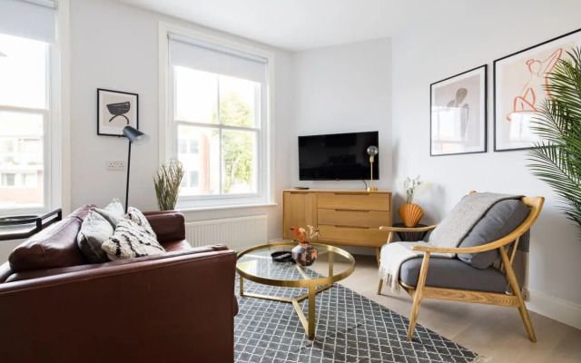 The Baron’s Bolthole - Modern & Bright 1BDR Flat