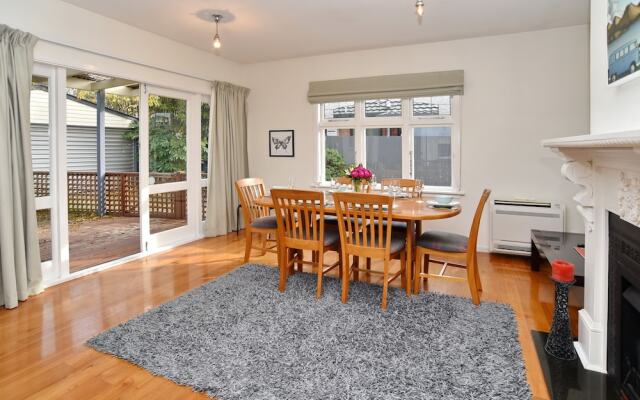 Marys Villa - Christchurch Holiday Homes