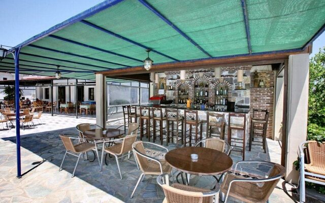Hotel Pela