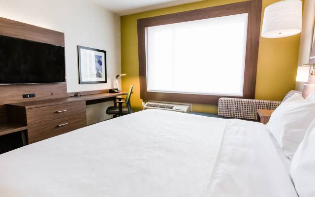 Holiday Inn Express & Suites West Edmonton - Mall Area by IHG