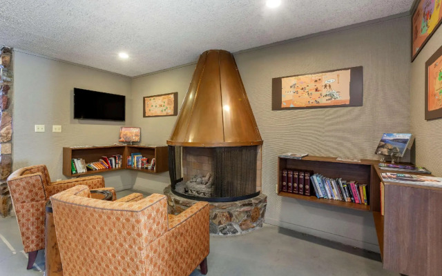 Magnuson Hotel Papago Inn