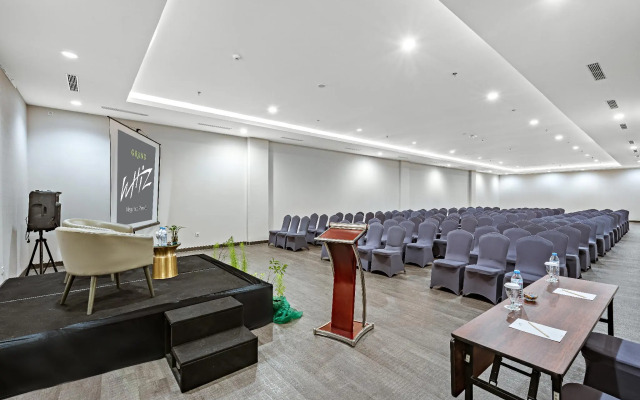 Grand Whiz Megamas Manado