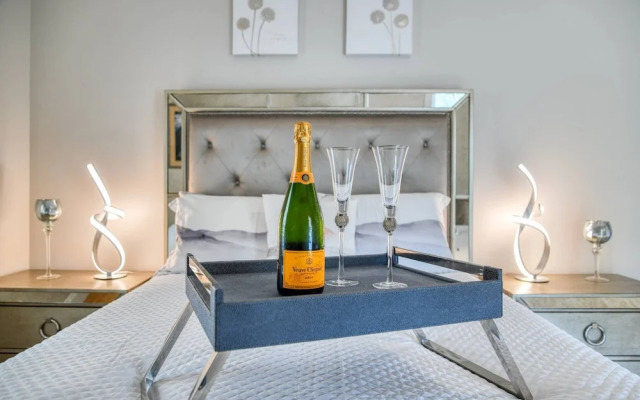 Dolphin Bay Apartment
