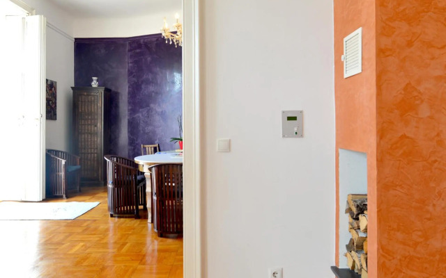 Stylish, Cosy & Central "Self-Check-In" Apartment