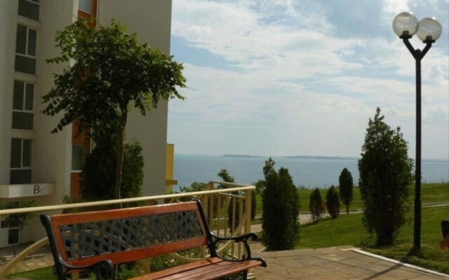 Beautiful 2-bed Apartment in Sveti Vlas