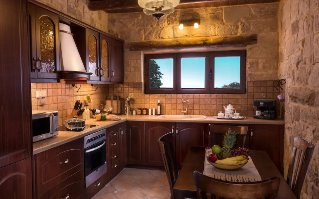 Villa Malaxa and Suites