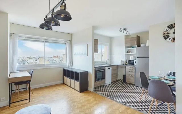 2 Bedroom Flat Centre de Paris - Eiffel Tower View