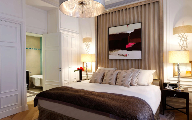 Majestic Hotel - SPA Champs Elysées