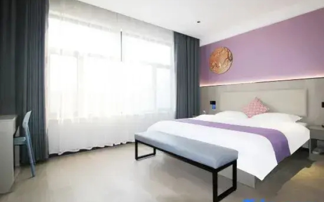 Shandong Hotel (Zhengding Ancient City South Gate Longxing Temple)