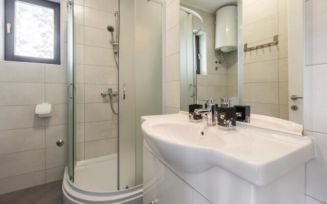 Beautiful Apartment in Porec With 3 Bedrooms