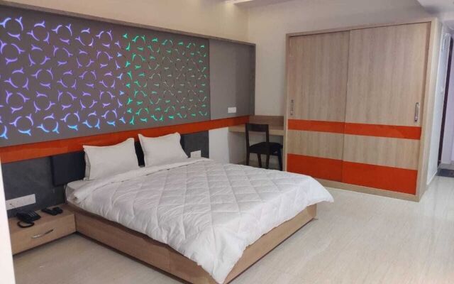 Hotel The Grand Takshak