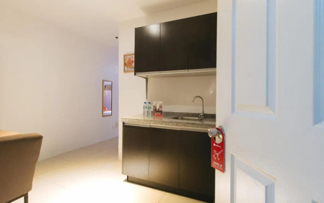 RedDoorz Plus @ Buendia Ave Makati