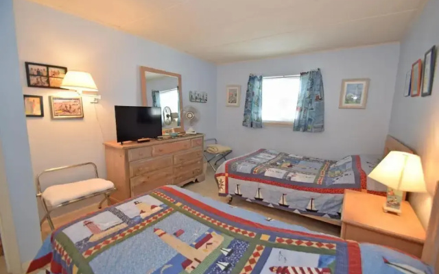 Thunder Island 80b 2 Bedroom Condo by RedAwning