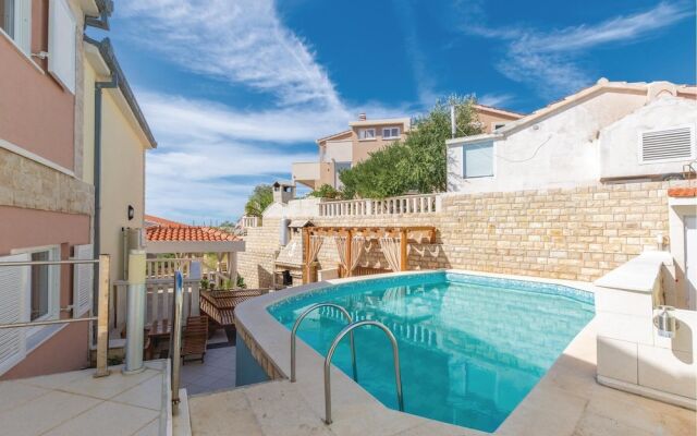 Nice Home in Sevid With 6 Bedrooms and Outdoor Swimming Pool
