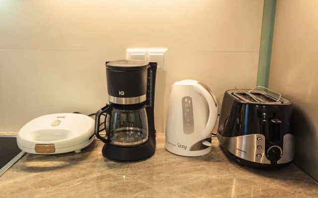 Upscale Modern Escape in the Historic Center