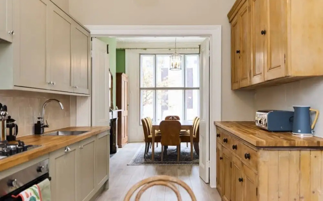 The Earl's Court Hideout - Lovely 4bdr House With Garden