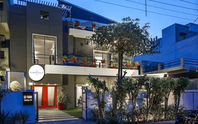 OYO Townhouse 004 Sector 51 Noida