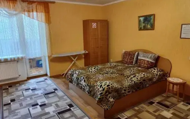 Apartment on Peremohy Street 8