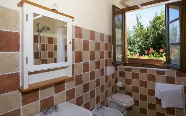 Farmhouse in Tuscany Near Siena & Hot Springs