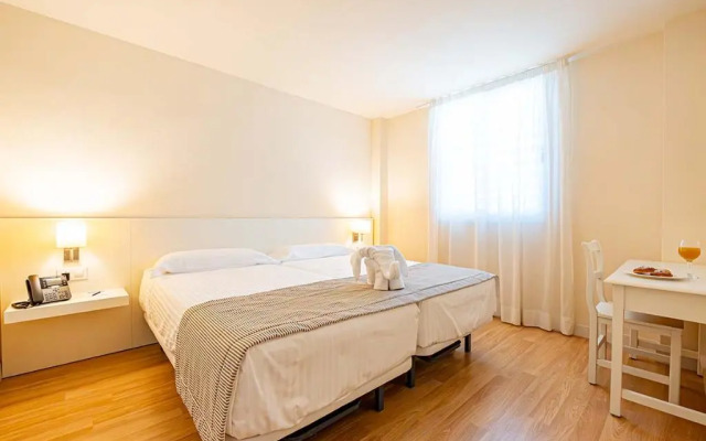 Intelier Rosella Hotel