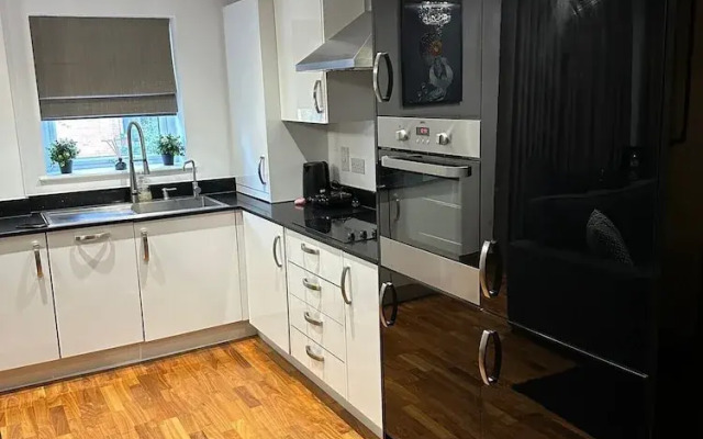 Charming Dartford Apartment Retreat