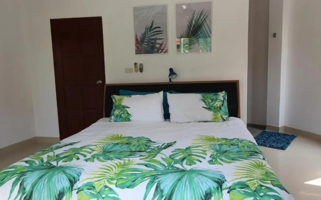 4 bedroom villa- sleeps 8