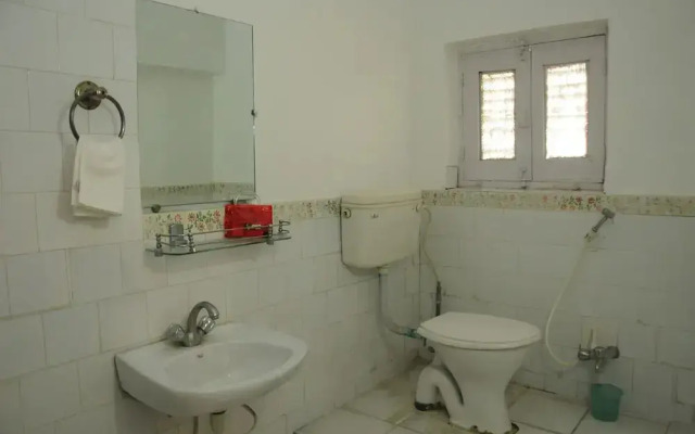 Baseraz by OYO Rooms