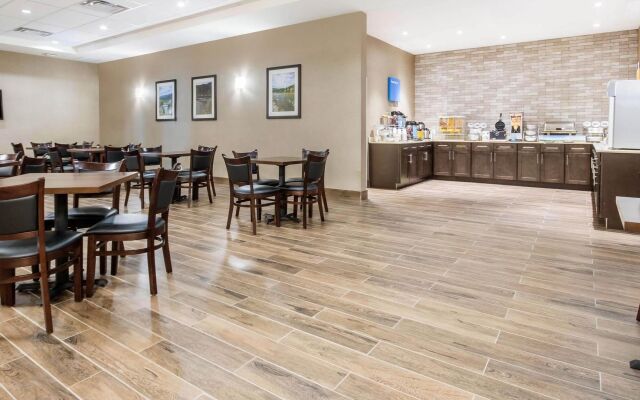 Comfort Inn & Suites